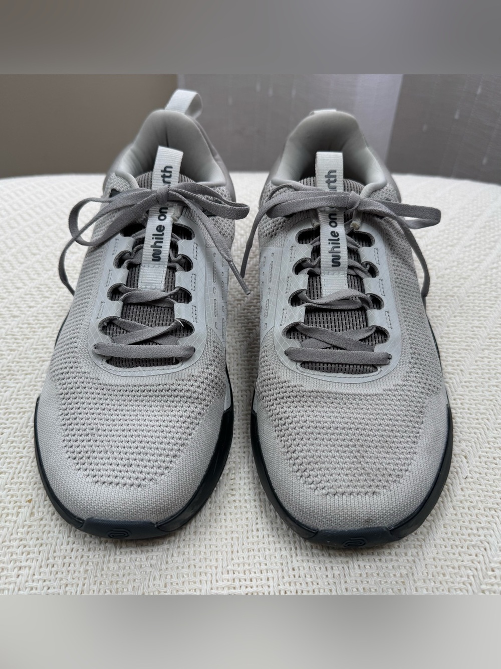 While On Earth Move Trainer/Gray Shadow Men’s Sz 7.5/W9 Light Gray Knit Sneaker